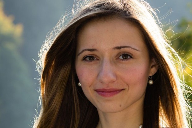 raluca-5116-800x668