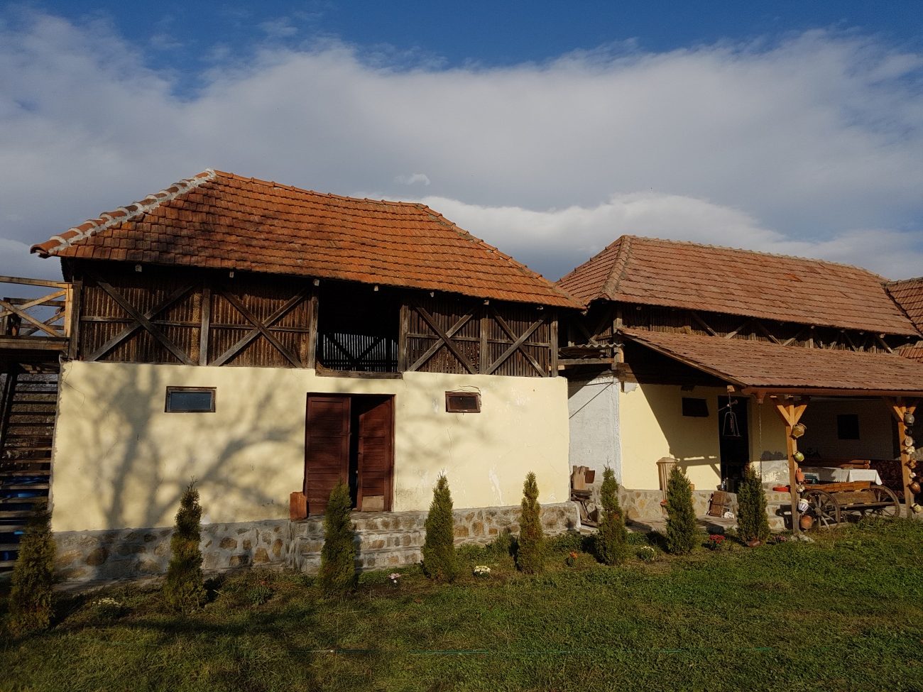 fabrika-de-case-arhitectura-traditionala-in-arges-e1478770630586