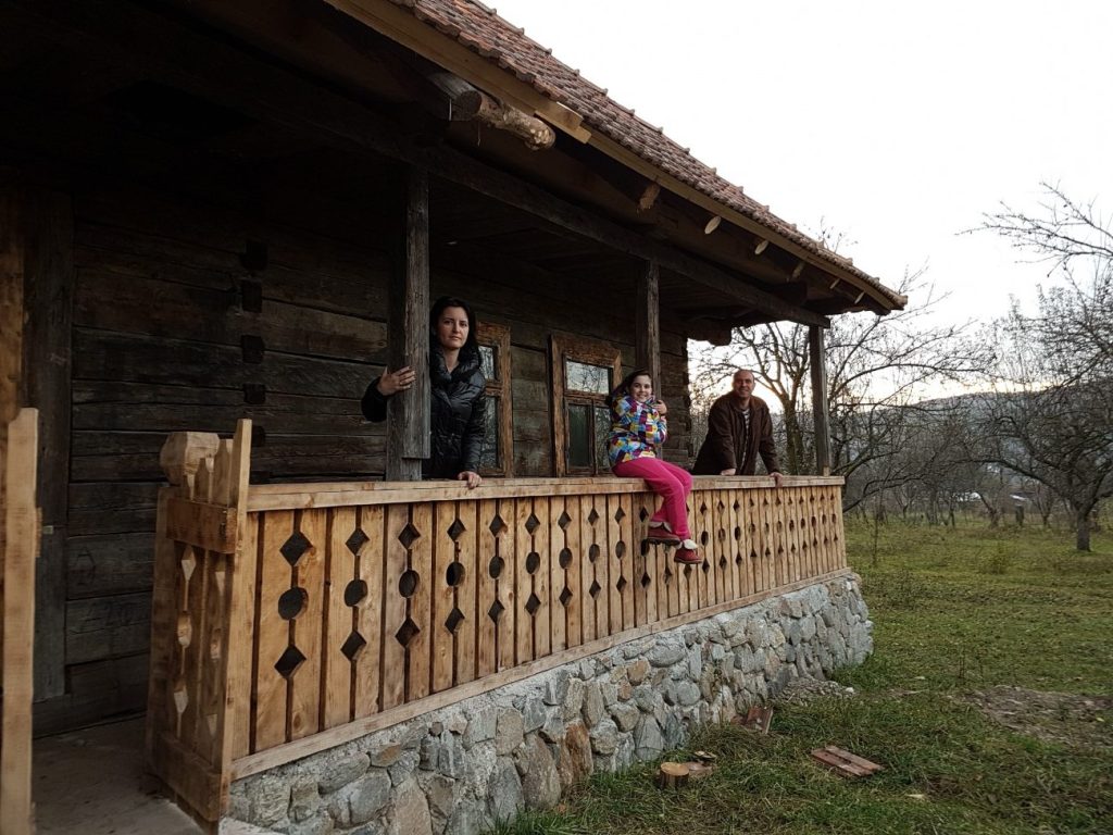 Man builds traditional village for tourists in Arges county