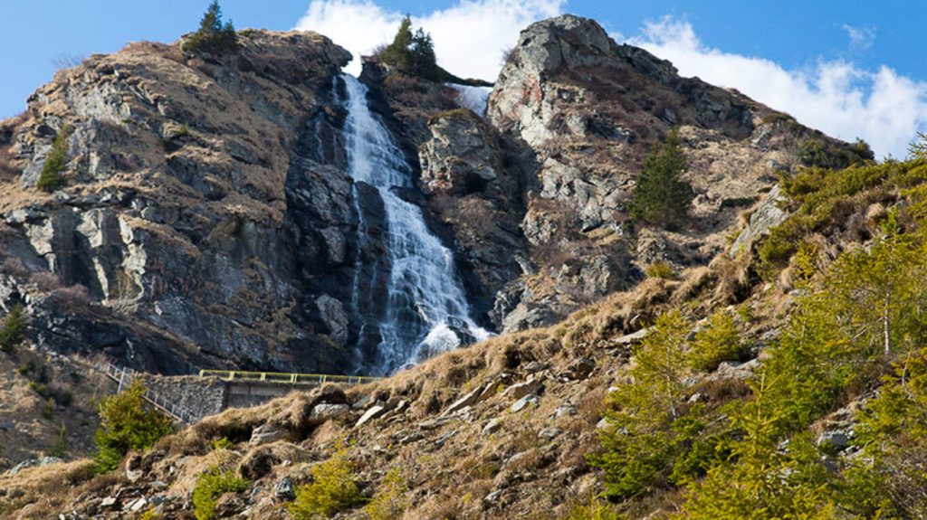 Best 10 waterfalls to visit in Romania