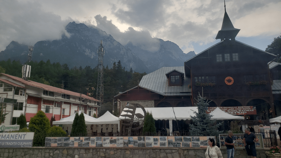 A Solo Traveler’s First-Day Friendly Romanian&nbsp;Experience